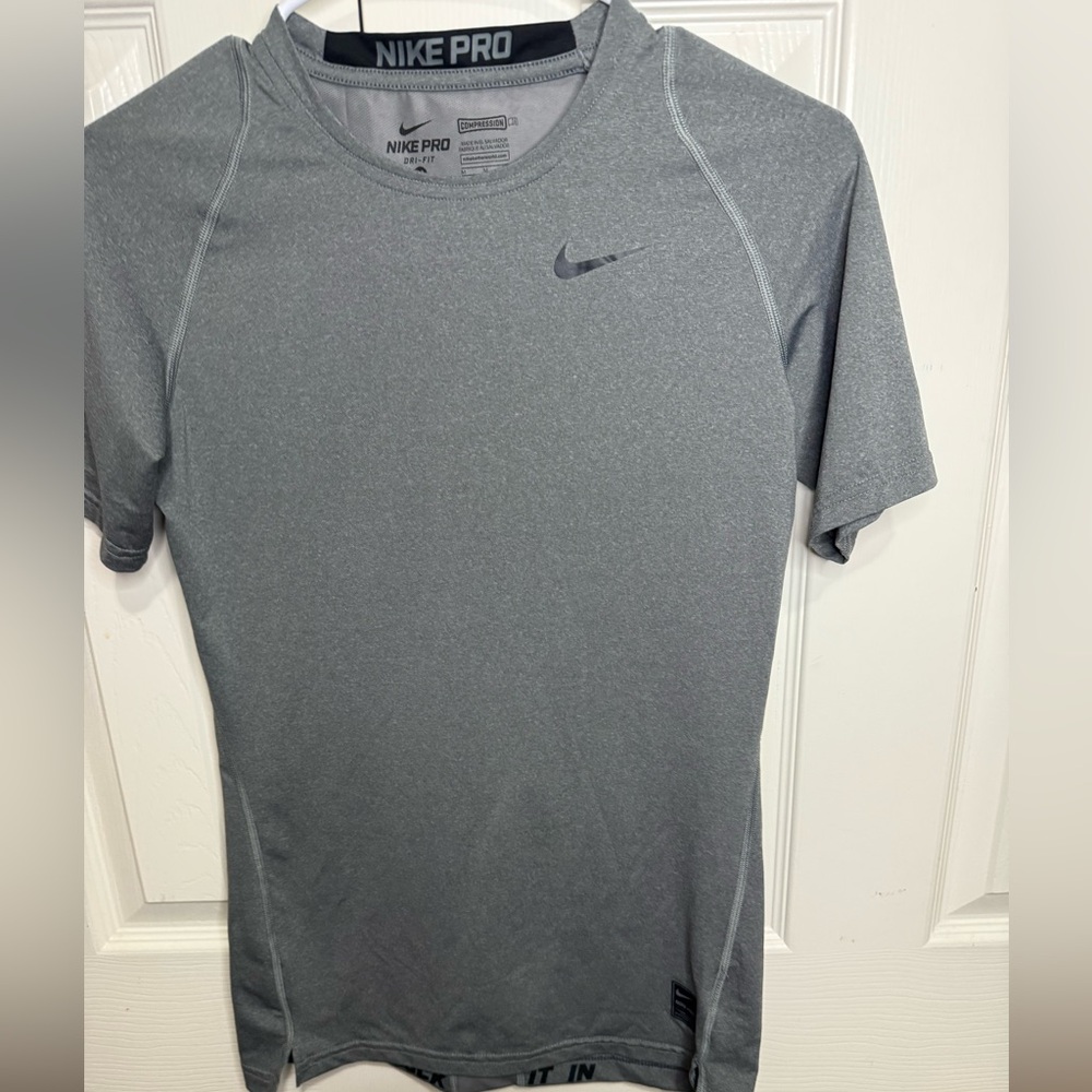 Nike Pro Dri-Fit Compression Tee Shirt Gray Short Sleeve‎ Athletic Medium